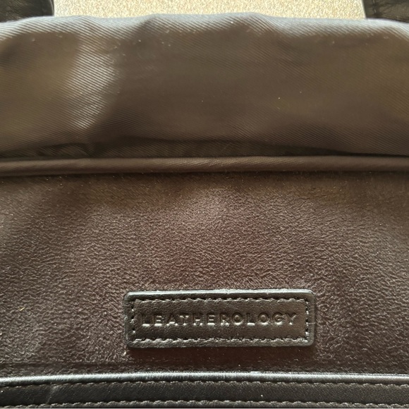 Leatherology Ebony Slim Laptop Briefcase without Shoulder Strap - Picture 3 of 8